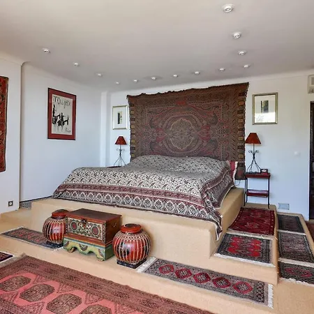 Mas Issouro Villa
